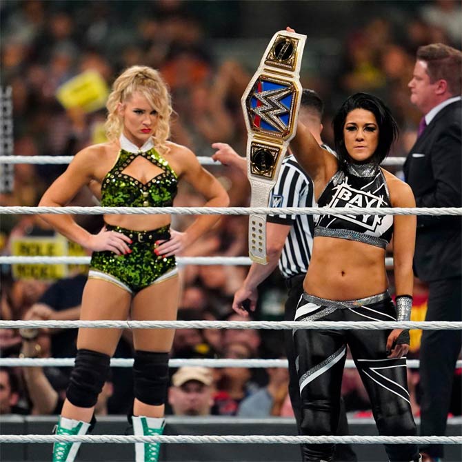 After brawls and sneak attacks for weeks, Lacey Evans finally got her hands on SmackDown women's champion Bayley in a title match