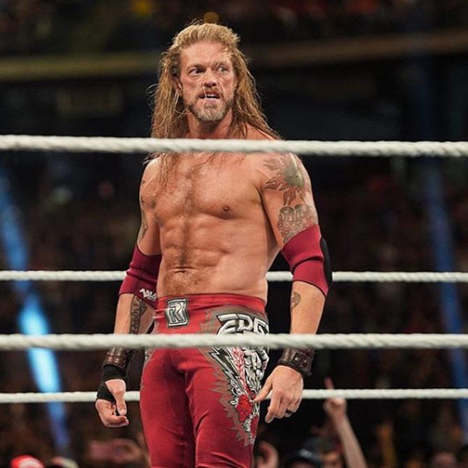 Former WWE champion Edge, who retired from professional wrestling in 2011, made his grand return to WWE after 9 long years! Entering at number 21, Edge never missed a beat and managed to eliminate 3 superstars
