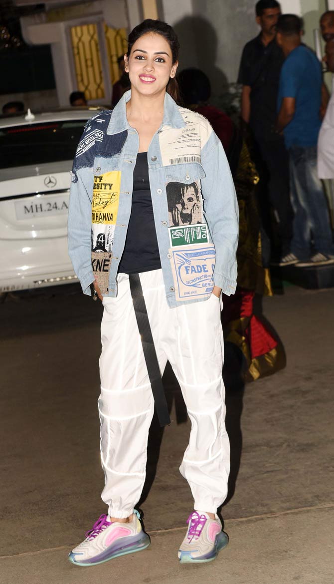 Jawaani Jaaneman is produced by Jackky Bhagnani's Pooja Entertainment in association with Saif's Black Knight Films and Jay Shewakramani's Northern Lights Films. The light-hearted romantic movie will hit the theatres this year on January 31, 2020.
In picture: Genelia Deshmukh opted for white track pants, which she paired with basic black top and denim jacket.
