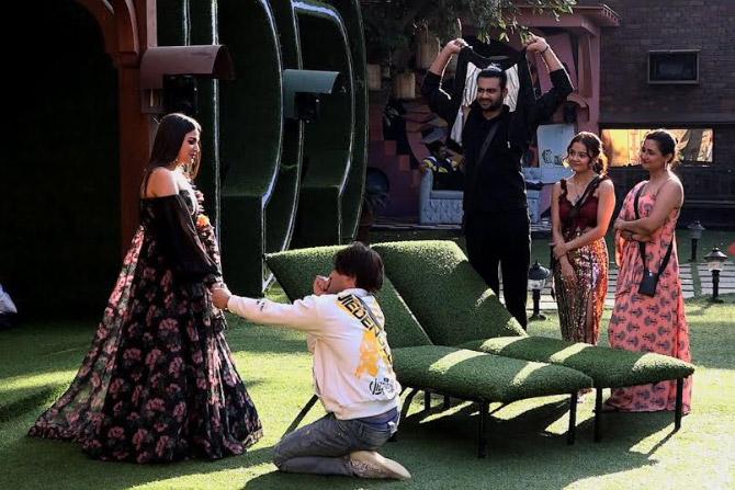 Asim's beloved, Himanshi Khurana, too, entered the house as his connection, and to her surprise, Asim went down on one knee to propose to her. Himanshi, however, neither accepted nor rejected his proposal. She instead told him that she needed time and that they would sort it all out outside the Bigg Boss house.