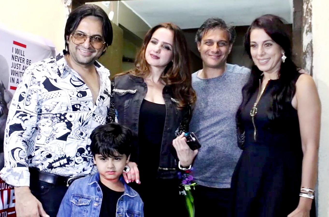 Farhan Furniturewala, Laila Khan, Maneck Contractor and Pooja Bedi posed for the shutterbugs as they attended the special screening of Jawaani Jaaneman hosted at a popular multiplex in Juhu, Mumbai.