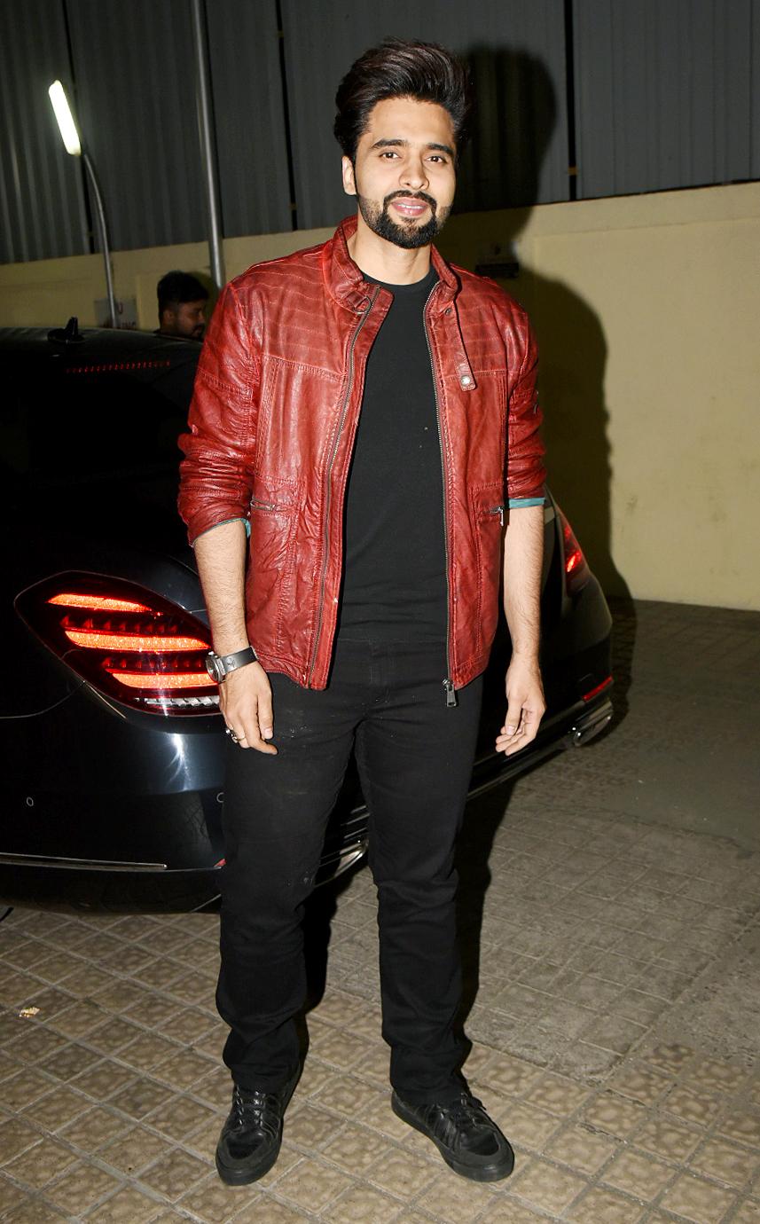 Jackky Bhagnani opted for a red leather jacket, paired with a basic black tee and denim to attend the special screening of Jawaani Jaaneman.