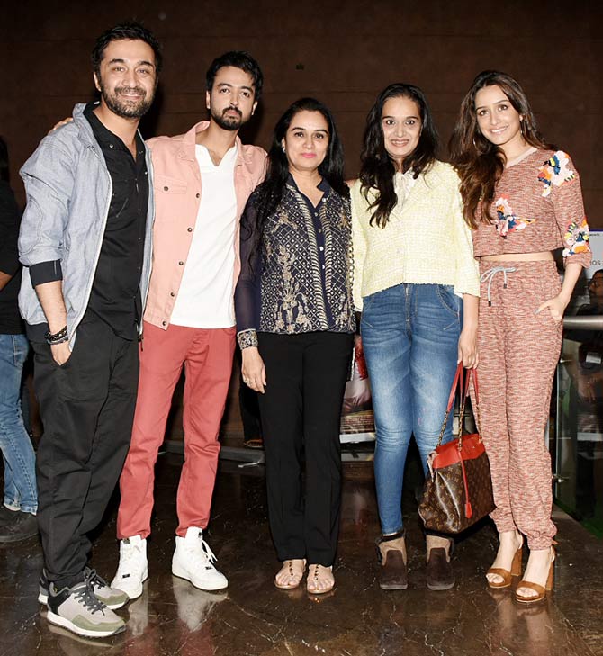 Before the Kolhapure and family head for the screening of Sab Kushal Mangal, it's picture time again. Can we have all of them in a film together? It would have blockbuster written all over it. Just imagine watching Shraddha Kapoor, brother Siddhanth Kapoor, Priyaank Sharma, and Padmini Kolhapure in one single frame.