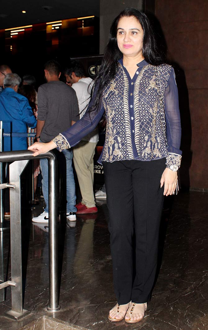 Padmini Kolhapure, one of the most reputed and famous Bollywood actresses of the '80s, can still give a run to all the actresses when it comes to grace and elan. She has acted in films like Phata Poster Nikhla Hero and Panipat in recent times.