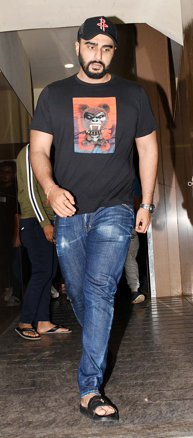 Arjun Kapoor was clicked at a popular multiplex in the same suburb. The actor kept it casual in his black t-shirt and denim. Wonder which movie was in his bucket list? What do you think?