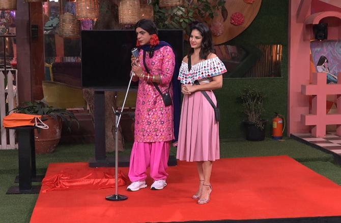 Meanwhile, inside the house, New Year celebrations were in full swing. Sunil Grover and Sunny Leone had entered the house to make their celebrations sweeter. The duo entertained the contestants with their funny banter by introducing their special Chappal award with amusing categories like 'Tera Bhi khana khaungi award' and many more.