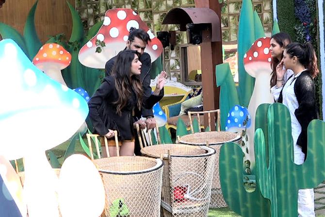 Later, the second task of the week was announced that gave (correction: would have given) the winning team a chance to be contenders of captaincy. The task turned out exactly like the previous tasks, beginning with fights and drama and ending abruptly.