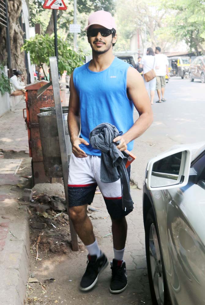 Ishaan Khatter was snapped by the photographers hanging out a popular restaurant in Juhu. The Dhadak star donned a blue t-shirt, black-and-white shorts and black shoes for the outing. He completed his look with his smile.