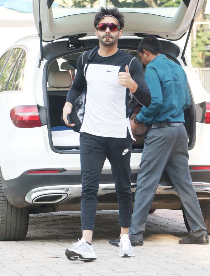 Aparshakti Khurana, who had a busy 2019 with five films, arrives for the football session at the Juhu ground. Aparshakti will be next seen in Street Dancer 3D.
