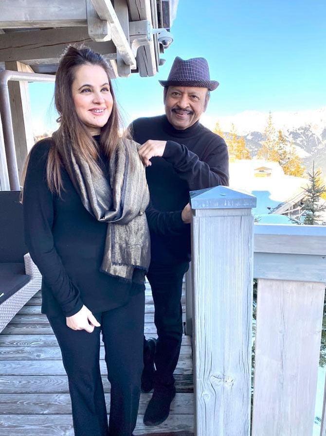 Rajesh Roshan also spent some quality time with wife Kanchan at the vacation, and this photo shared by Pinkie screams love! Doesn't it?