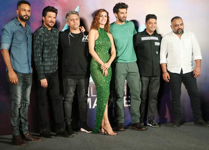 Malang is directed by Mohit Suri. Produced by T-Series' Bhushan Kumar, Krishan Kumar, Luv Films' Luv Ranjan, Ankur Garg, and Northern Lights Entertainment's Jay Shewakramani, the film will release on February 7, 2020.