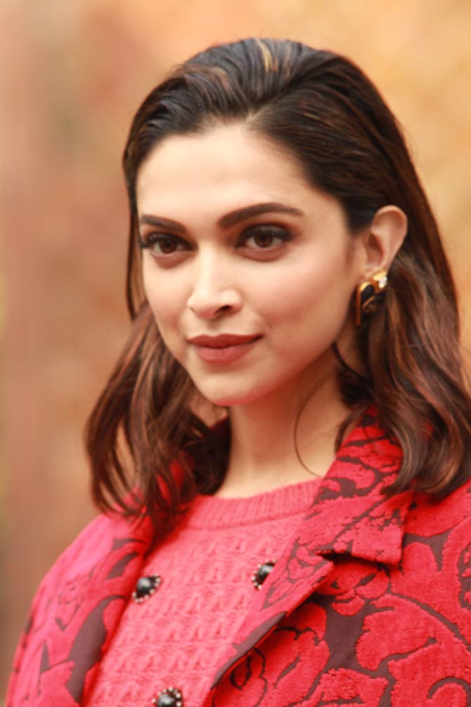 Deepika padukone clearance in red sweater