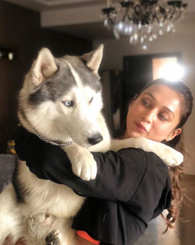 Although Mimi doesn't celebrate Valentines week, but she celebrated Hug Day with her Max. 