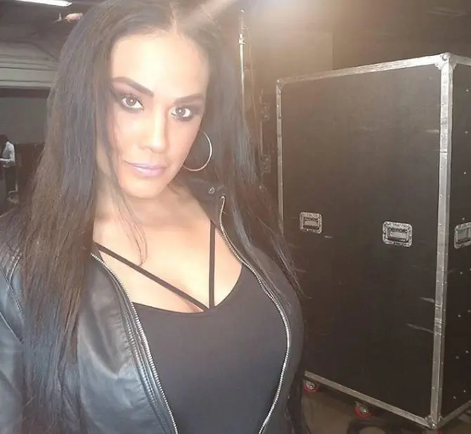 Tamina Snuka was married to Brandon Polamalu in 1995 but they divorced in 2003. Tamina has two daughters.