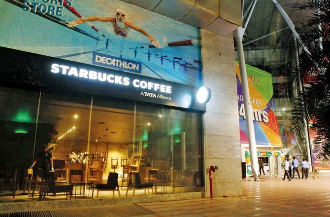 All outlets at Atria Mall, like this Starbucks, were shut well before 2 am. Pic/Ashish Raje