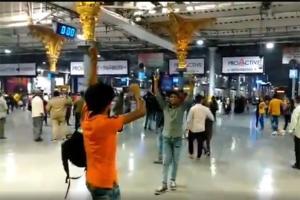 Trains at CSMT honk together at midnight, welcome the New Year