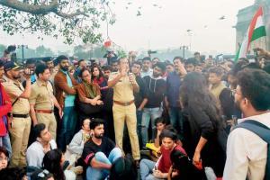 Mumbai: Cops end #OccupyGateway with early morning pack up