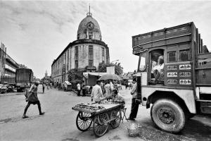 Keeping up with Bombay's public clocks