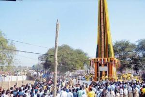 Lakhs pay tribute on Valour Day