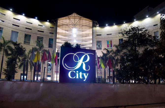R City mall plans to give Mumbaikars entertainment options till late night. Pic/Sameer Markande