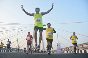 64-year-old dies, seven others suffer heart attack at Mumbai Marathon