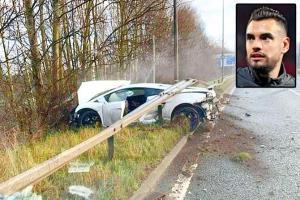 Manchester United goalie Romero crashes Lamborghini, escapes unhurt