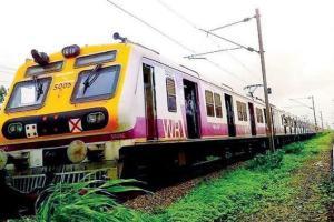 Confused passengers panic in non-AC door closing local train on WR
