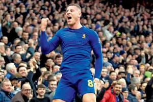 Blues stroll, Spurs stall