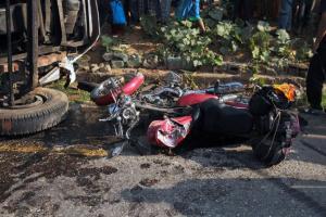 Mumbai: Two killed in motorcycle-truck collision