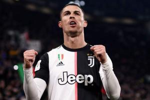 Mum's the word as Ronaldo fires Juventus into Italian Cup semi-finals