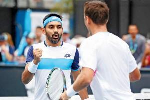 Australian Open: Divij Sharan advances, Rohan Bopanna knocked out