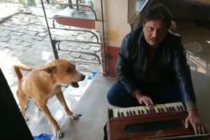 Viral video: Dog joins human in singing Ranu Mondal's song