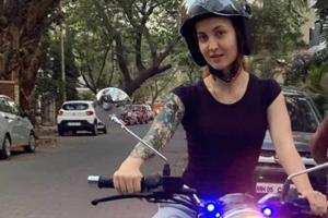 Malang: Elli AvrRam learned to ride a bike in just three days