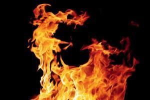 Man tries to set wife on fire after quarrel, booked 