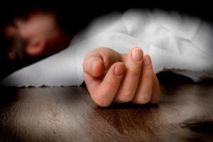 Drunk man hits wife, does not realise he killed her, leaves for work