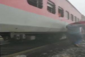 20 injured as Mumbai-Bhubaneswar train derails near Odisha