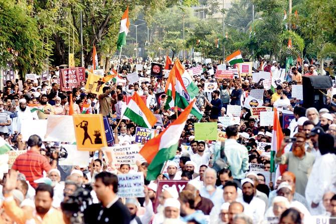 Mumbaikars protest against CAA and NRC at Millat Nagar, Andheri West, on Sunday