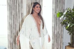 Here's how Priyanka Chopra avoided wardrobe malfunction at the Grammy's