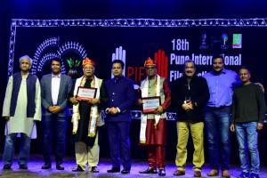 Vikram Gokhale honoured with PIFF Distinguished Award