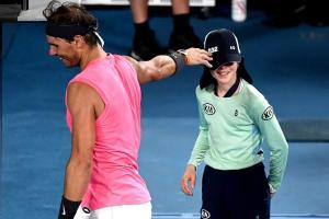 Rafael Nadal accidentally hits ball girl, plants kiss to apologise