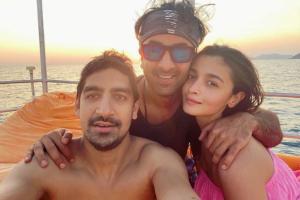 Alia Bhatt's vacation selfie with Ranbir Kapoor is all things love