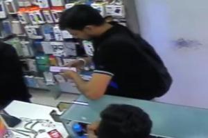 Man poses as customer, steals Rs 29,000 cell phone from Andheri store