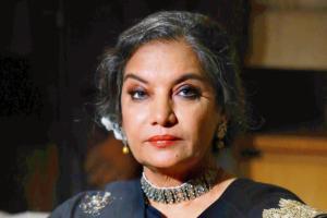 Shabana Azmi out of danger; driver was overtaking truck from wrong side