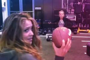Shakira, Jennifer Lopez getting fans all hyped with Super Bowl countdown videos