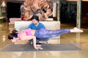 Shilpa Shetty begins New Year fitness with Mayurasana