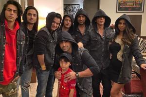 Shah Rukh and family, Sanjay and Maheep Kapoor, Ananya party together
