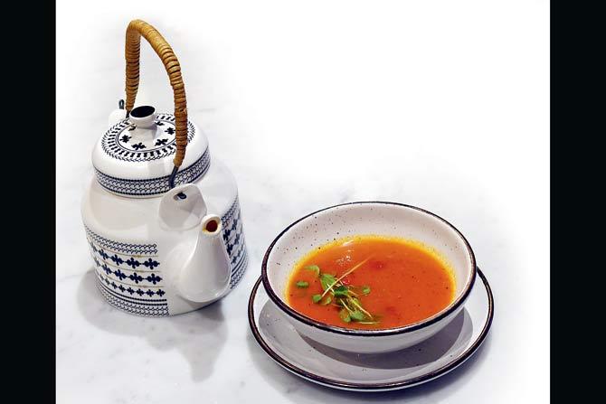 Smoked tomato and bell pepper soup