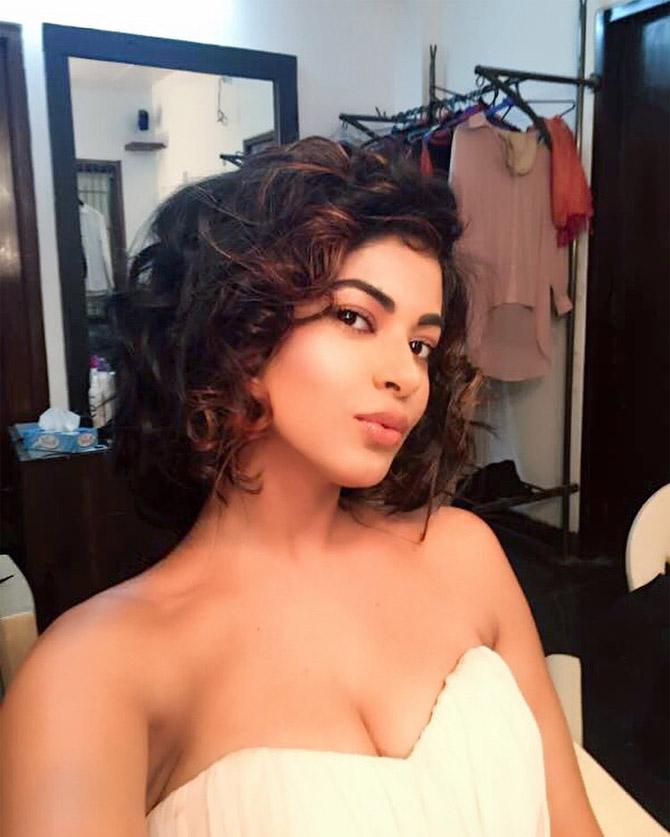 Meera Chopra did her Bachelor's degree from Saginaw Valley State University in Saginaw, Michigan, US. After studying mass communications in New York, Meera joined NDTV, however, showbiz attracted her more and she quit her job to pursue modelling.