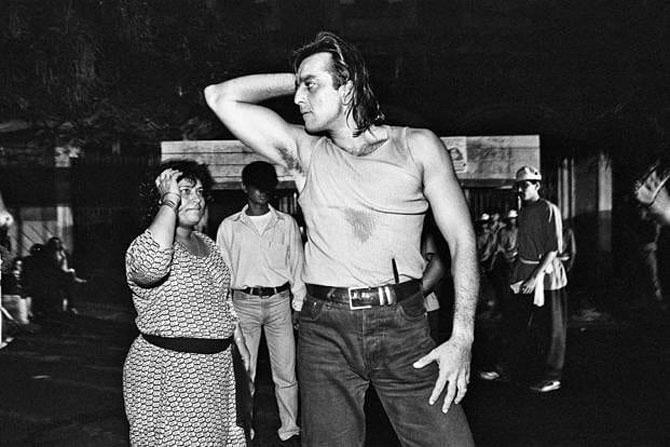 A look at some candid pictures of Saroj Khan, during her younger days:
Saroj Khan with Sanjay Dutt