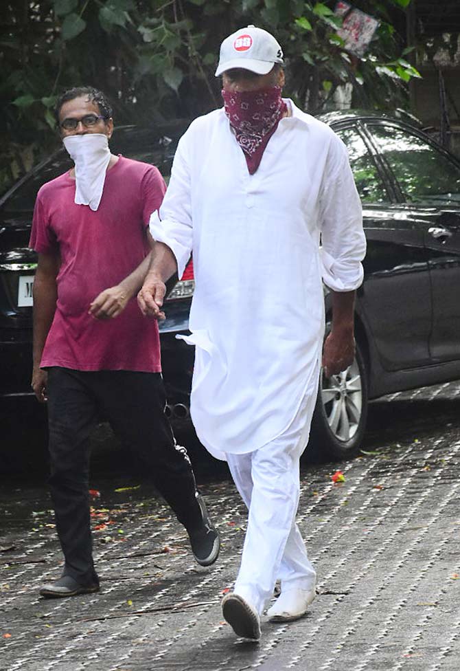 Speaking about Jackie Shroff, the popular actor was snapped wearing a white kurta-pyjama for his daily walk.